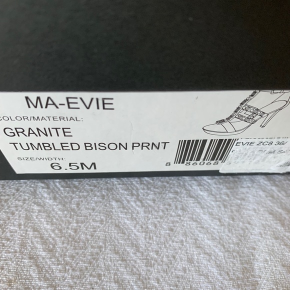 BCBGMaxazria Grey/Stone Leather Platform Heels, size 6.5 - Picture 2 of 8